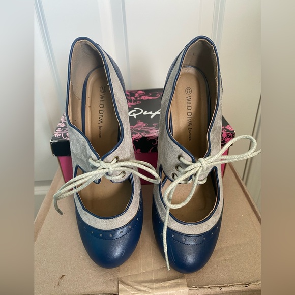 ModCloth Qupid Blue and Gray Suede Tie Up Heels, Size 7.5 - Picture 4 of 5